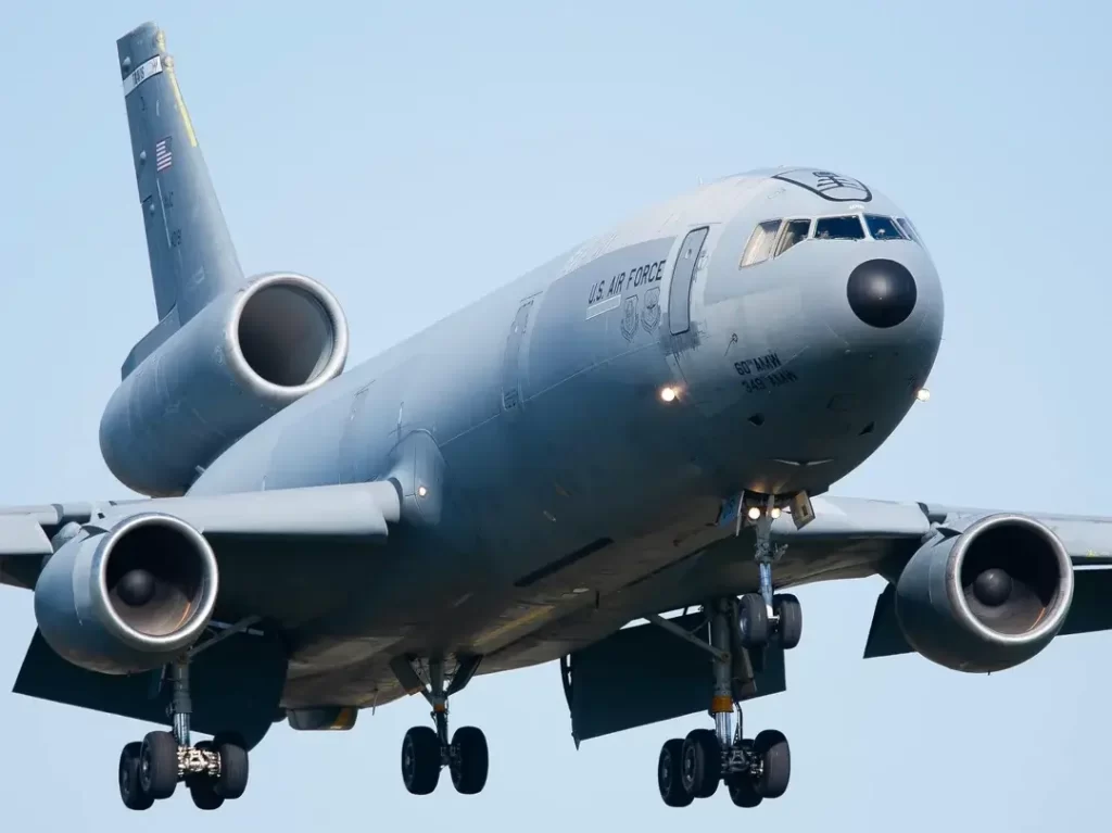maiores aviões do mundo -McDonnell Douglas KC-10 Extender A