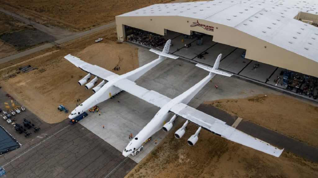 maiores aviões do mundo -Stratolaunch Roc A