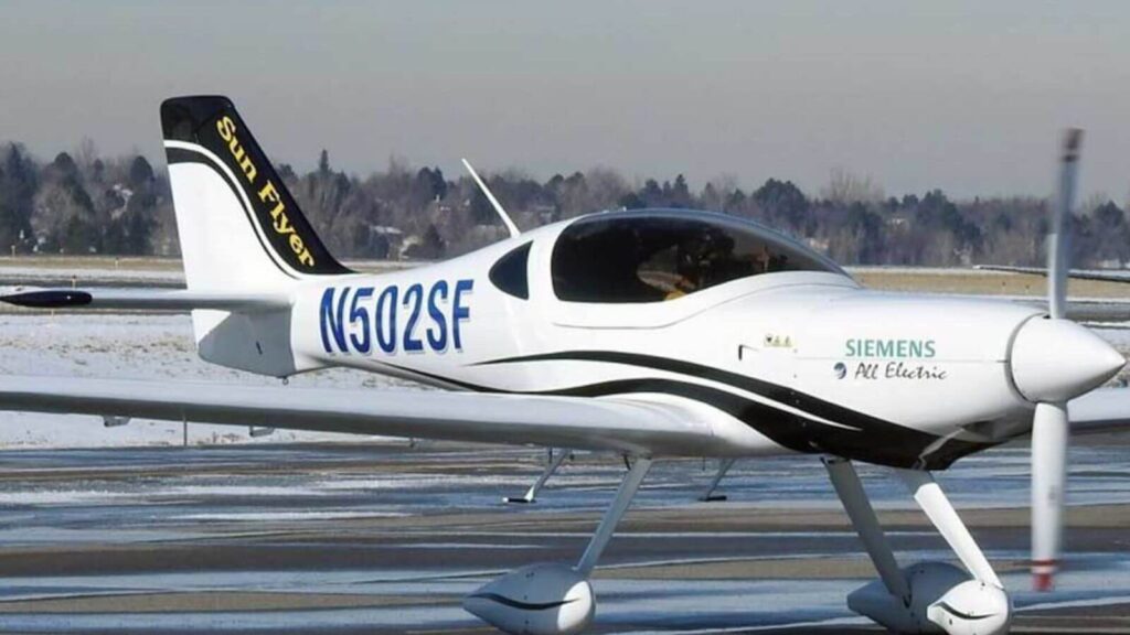 Aviões Elétricos Bye Aerospace eFlyer 2